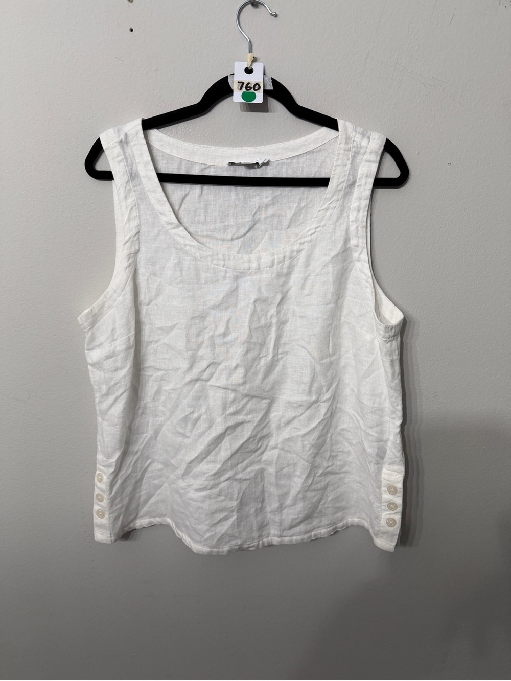 Women's Chico's Size 2.5 White 100% Linen Sleeveless Tank Button Detail